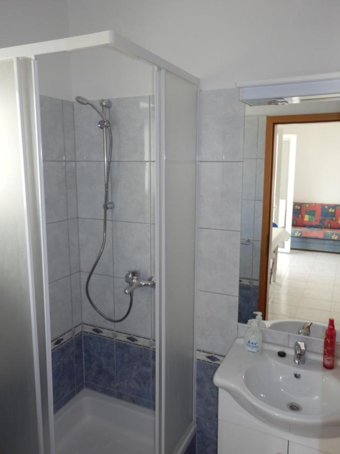 Apartments Rica Omis Luaran gambar