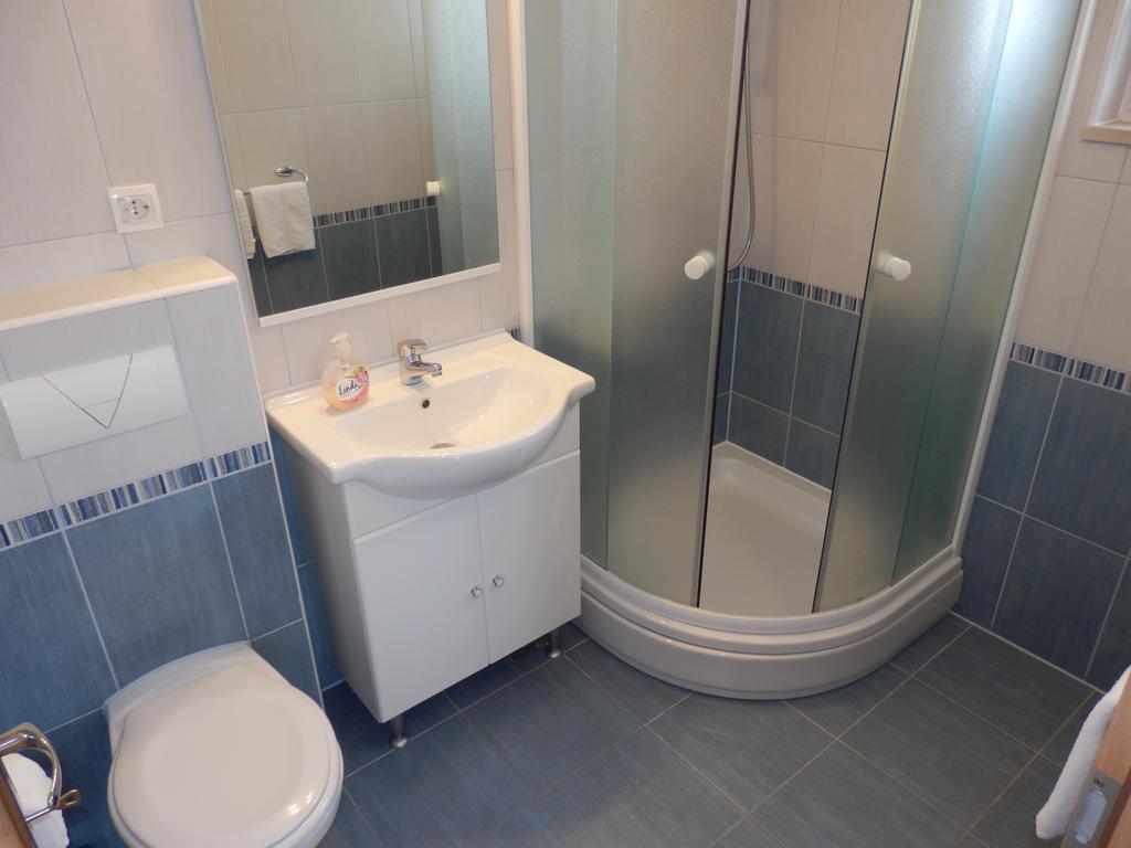 Apartments Rica Omis Luaran gambar