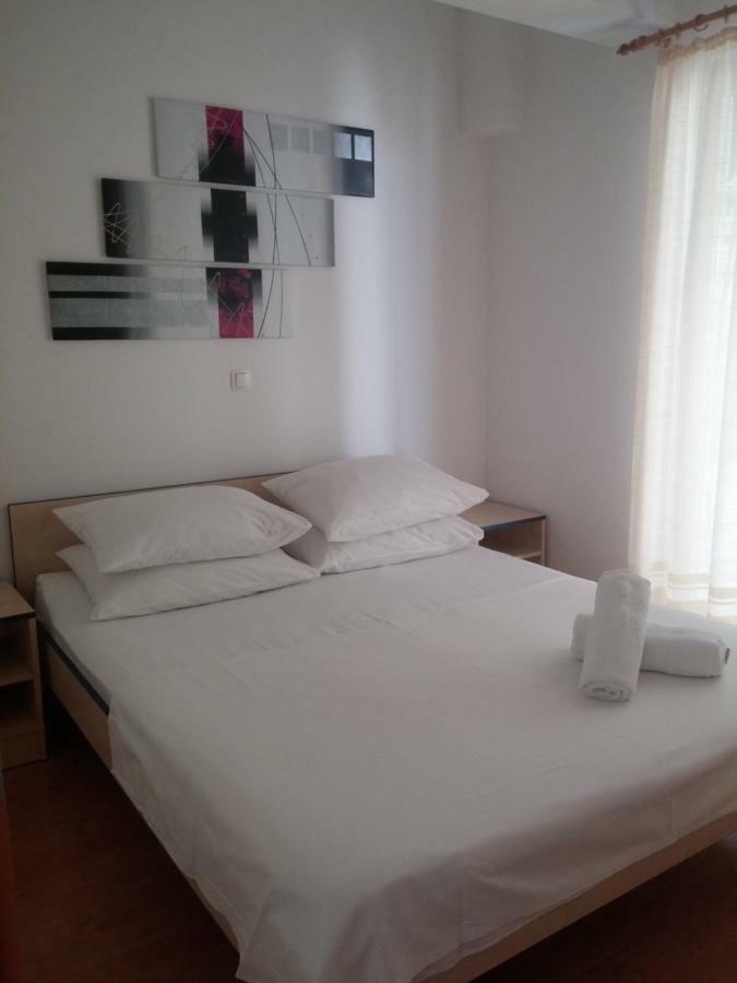Apartments Rica Omis Luaran gambar